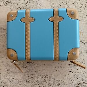 Globe-Trotter Travel Bag 6.5" L x 4.5" H x 2" W